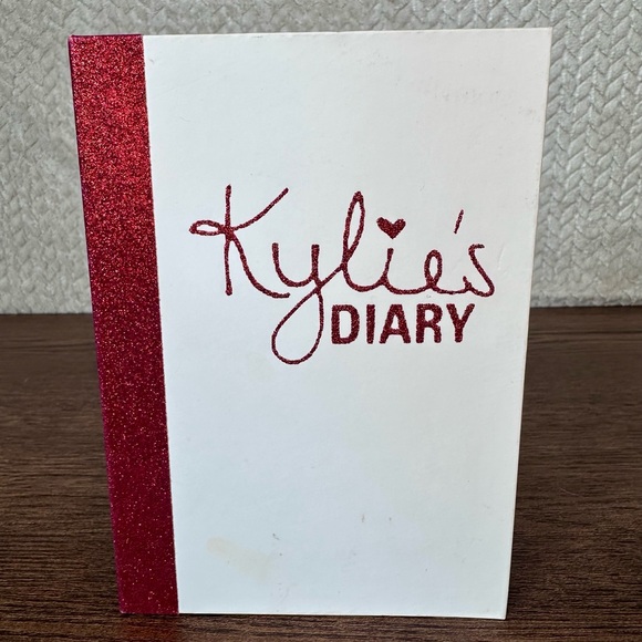 New Kylie Cosmetics Valentine Collection Lot - Picture 2 of 12